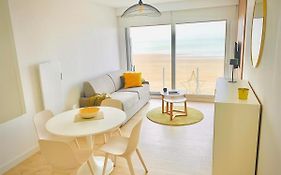 Enjoy And Relax With A View Of The Sea